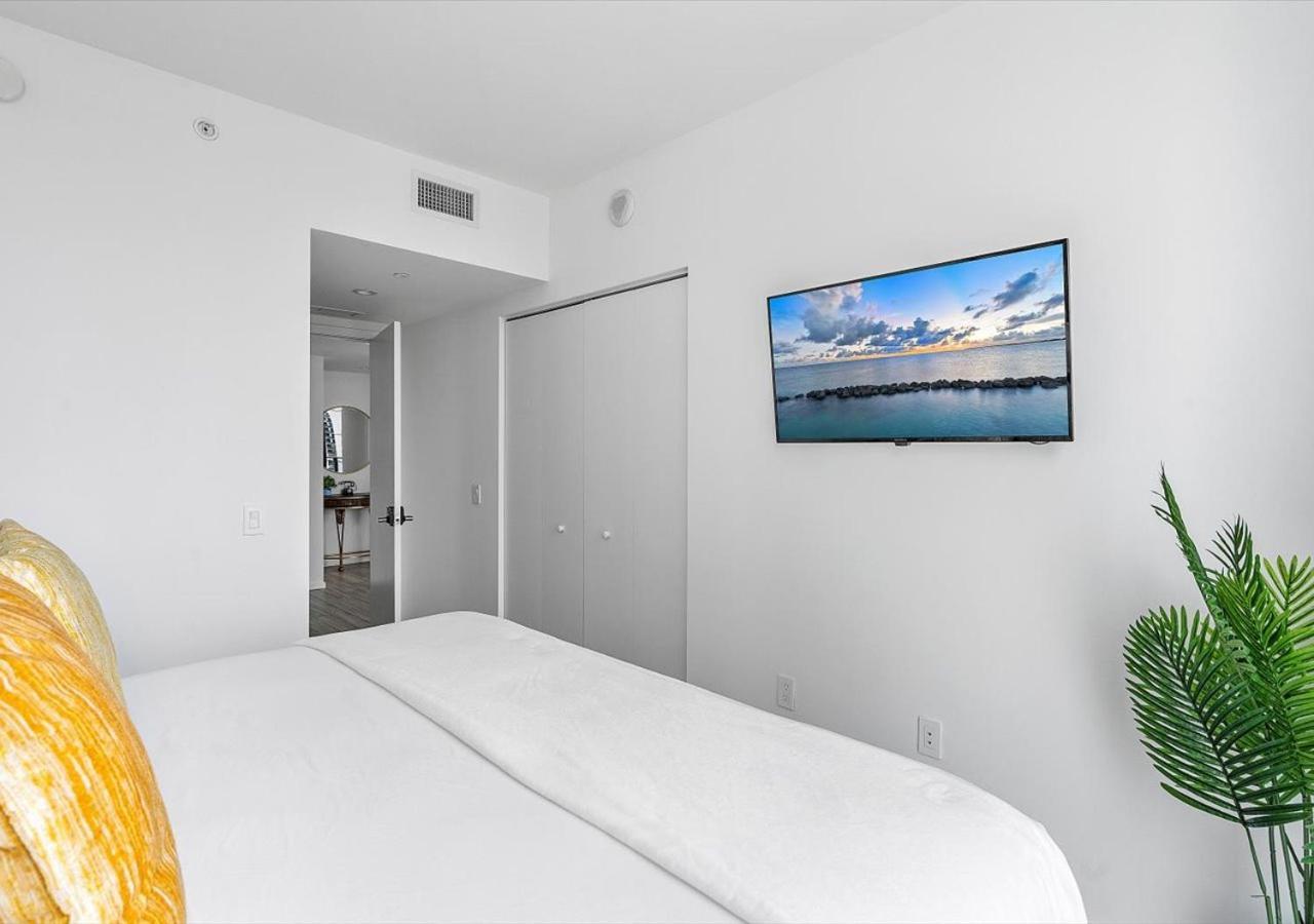 Apartment X-lounge Ii - Highrise In The Heart Of Downtown With Rooftop Pool & Skyline Views *