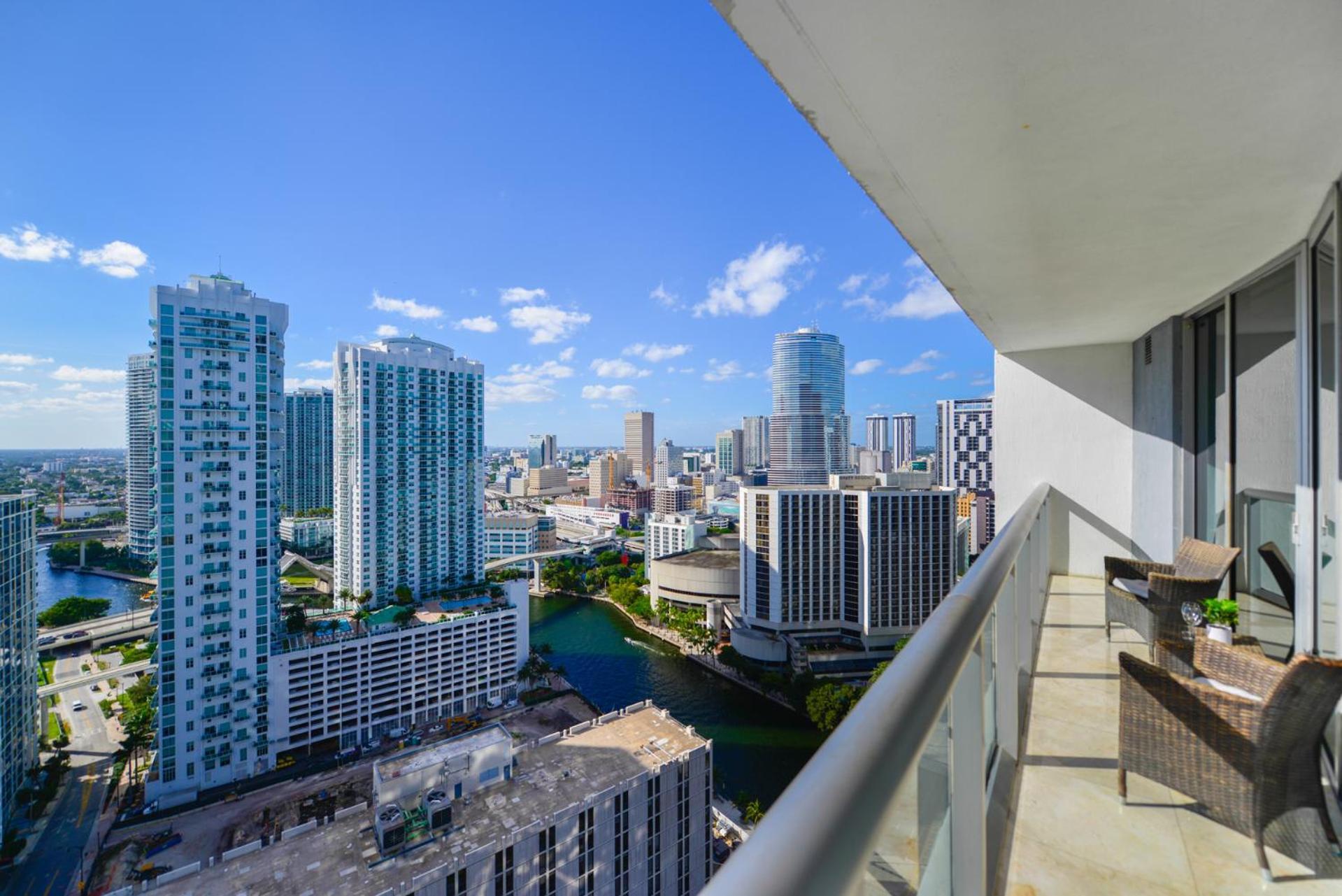 Luxury With Breathtaking & Bay Views Apartment *