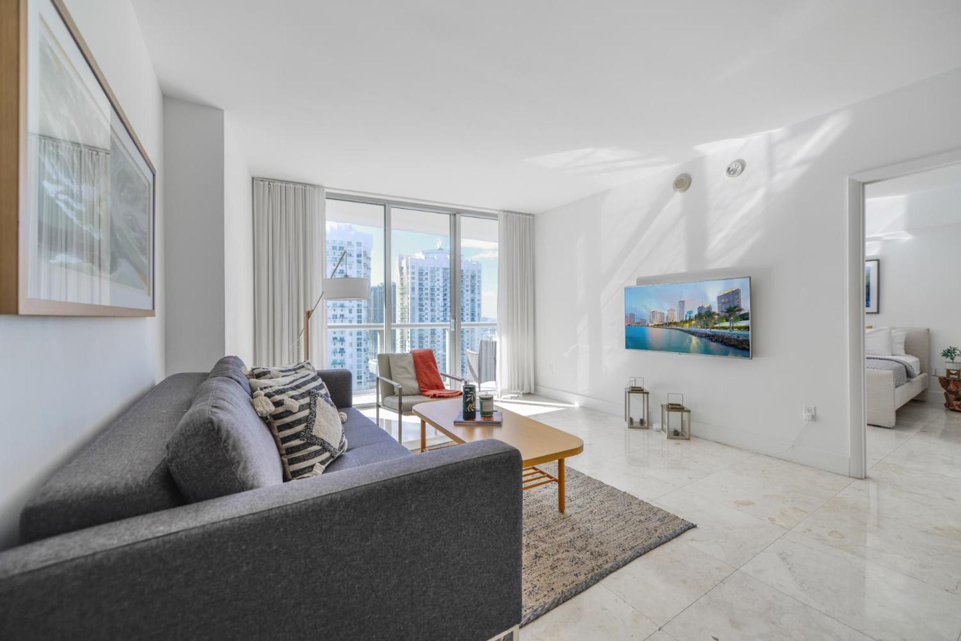 Luxury With Breathtaking & Bay Views Apartment *