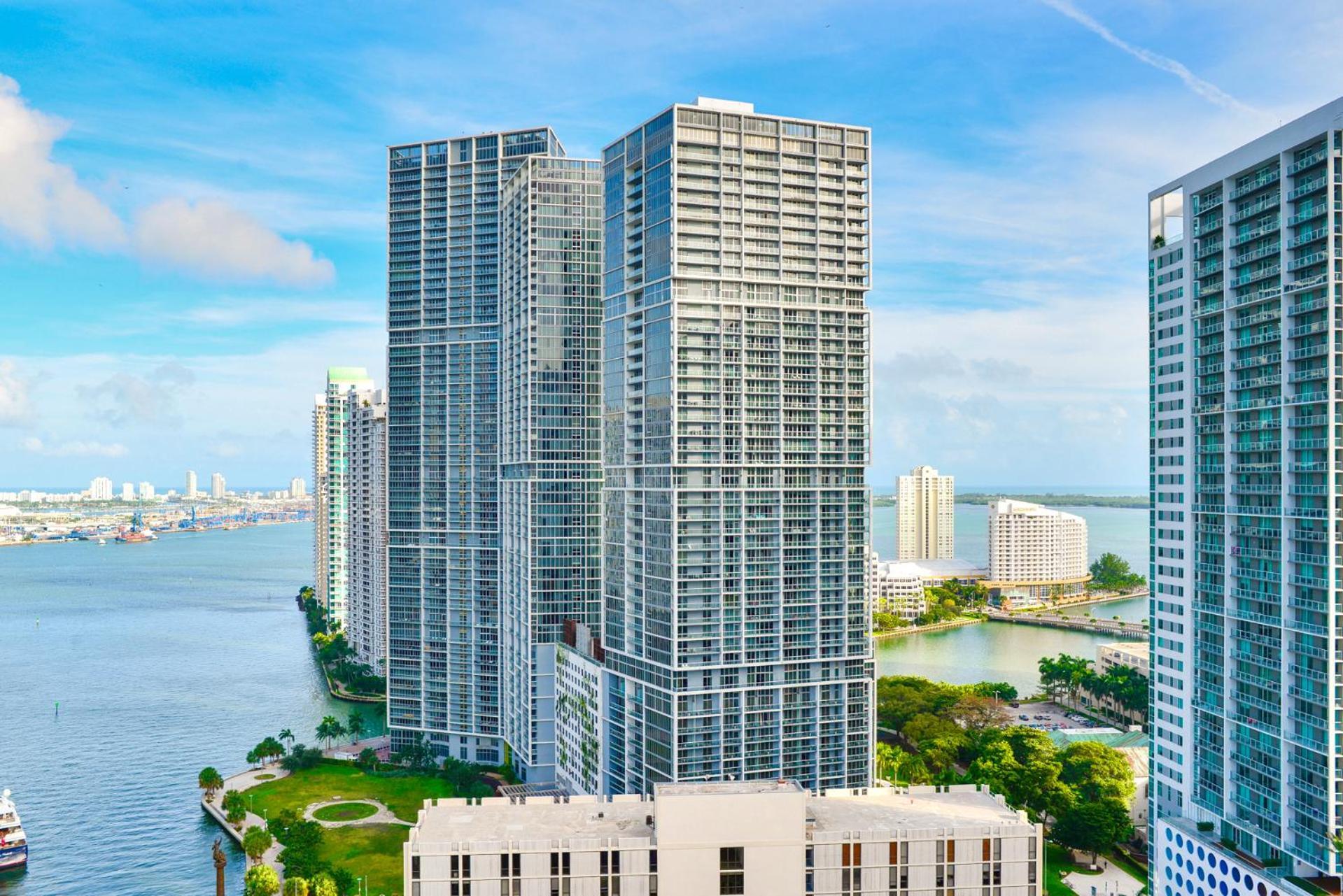 Luxury With Breathtaking & Bay Views Apartment
