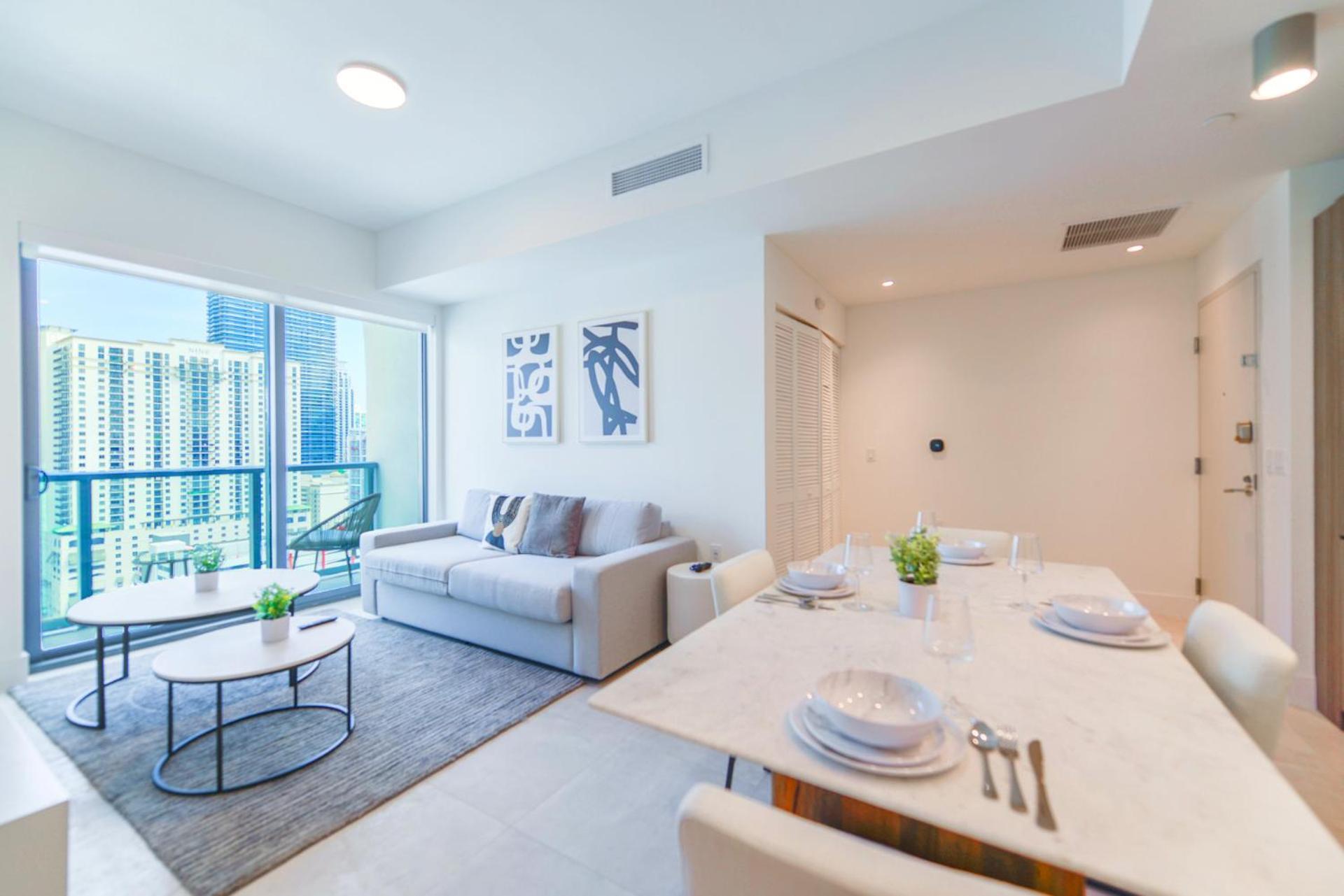 Brickell Walk To Shops & Dining Miami
