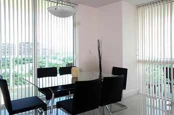 Apartment Dharma At Brickell Miami