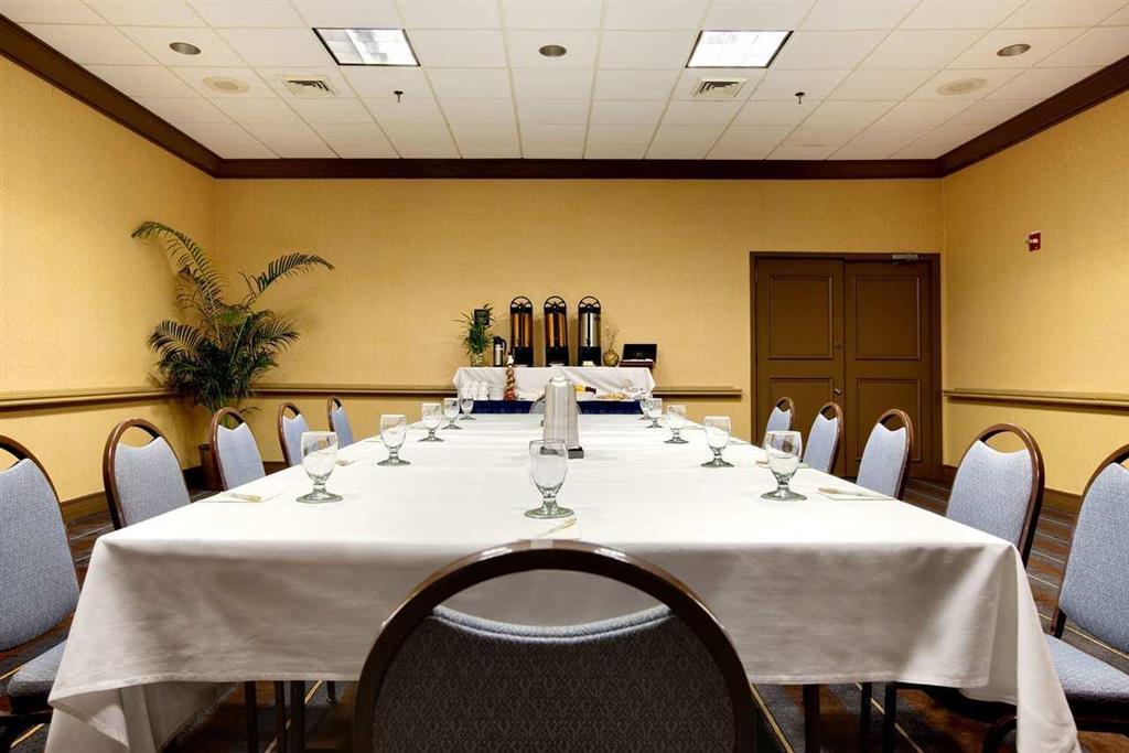 Hotel Doubletree By Hilton Miami Airport & Convention Center 4*