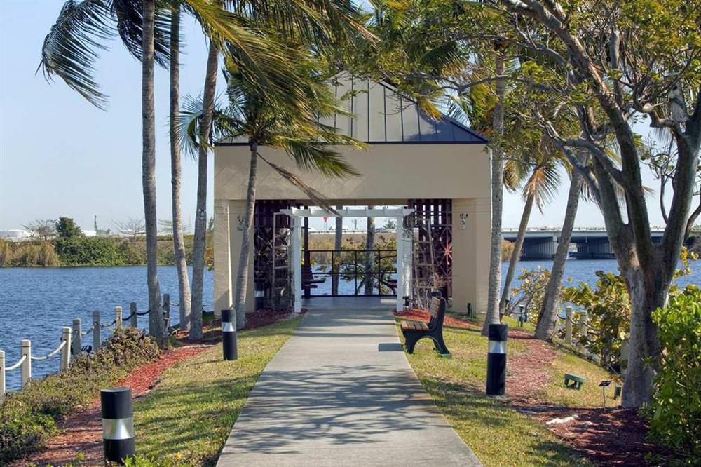 Hilton Miami Airport Blue Lagoon