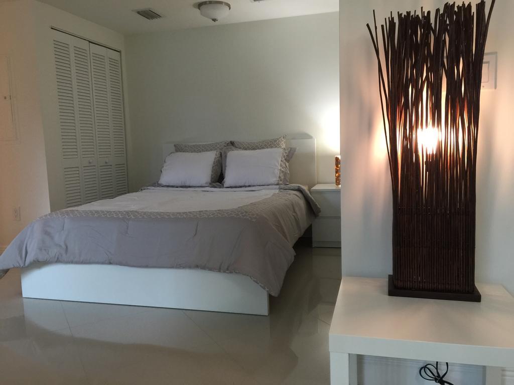 Lyx At One Broadway In Brickell Miami