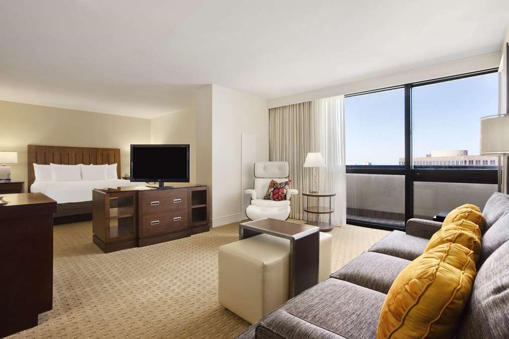 Hilton Miami Airport Blue Lagoon 4*
