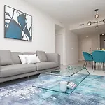 Luxury Apartment In Downtown Doral