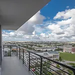 Luxury Apartment In Downtown Doral