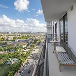 Luxury Apartment In Downtown Doral