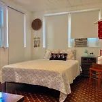 Private Studio With Free Parking