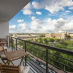 Luxury 2Bd Apartment In Downtown Doral