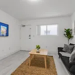 Splendid Location Apt Close To Brickell & Marlins Park
