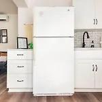 Sleeps 3, Cozy, Boho Style, In The Heart Of Miami -Free Parking