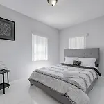 Deco Drive Miami • Near Hard Rock Stadium • South Beach • Wynwood
