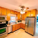 Beautiful Miami Home 13 Minutes Away From Mia