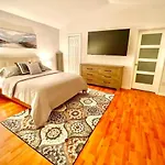 Kendall Keys Oasis Home W/ Pool, Theater & Arcade