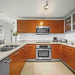 Amazing 2 Bed In Midtown With Free Parking