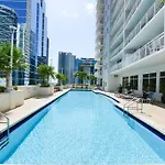 Trendy 2Br Condo With Pool And Bay Views
