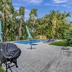 Casa Ria Luxury House & Private Pool Near Aventura Mall