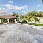 Bright & Cozy Duplex ~ Near South Beach & Wynwood!