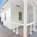 Bright & Cozy Duplex ~ Near South Beach & Wynwood!