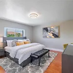 Kendall Vacation Luxury Home