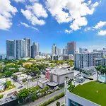 Unwind In Your Amazing City View Apartment