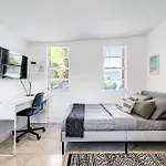 Inviting 1-Br Apartment For 4 People V2
