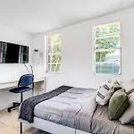 Inviting 1-Br Apartment For 4 People V2