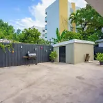 2 Bd Home W/ Private Parking, Private Yard & W/D