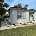 Villa Clara Suite - Little Havana