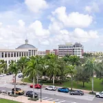 Unique Suite In The Heart Of Downtown Doral