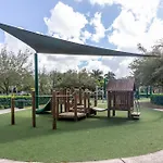 Unique Suite In The Heart Of Downtown Doral