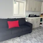 Main House 3 Bed 2 Bath & Guest House 1 Bed 1 Bath