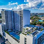 Prime Location 1-Bed Retreat With Free Parking