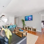 Amazing 3 Bedroom Condo At Brickell With Pool
