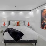 Shades Of Miami Sky Penthouse! Newly Renovated