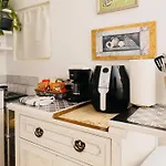 Casita Santorini -1 Bedroom Guest Suite Near Grove Bay