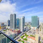 Luxury Studio Steps Away From Bayfront Park