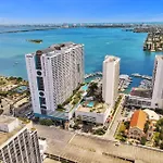 Miami Vice! Totally Renovated, Water & Park Views!