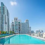 Luxurious King Bed Suite In Downtown Miami
