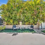 Estelo\'S Place - Modern Townhouse With King Bed, Only 5 Min From The Airport!