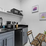 Beautifully Designed Studio In Miami