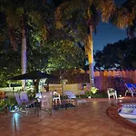 Angels Village Hotel & Mini-Zoo