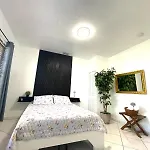 Private Suite Next To Calle Ocho