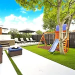 The Rock & Rhythm Villa Miami Downtown!