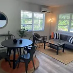 Fully Equipped Apartments With Parking Near Cocowalk