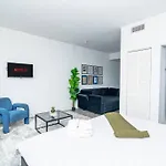 King Bed Brand New Oasis Minutes To Brickell