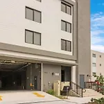 King Bed Brand New Oasis Minutes To Brickell