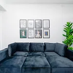 King Bed Brand New Oasis Minutes To Brickell